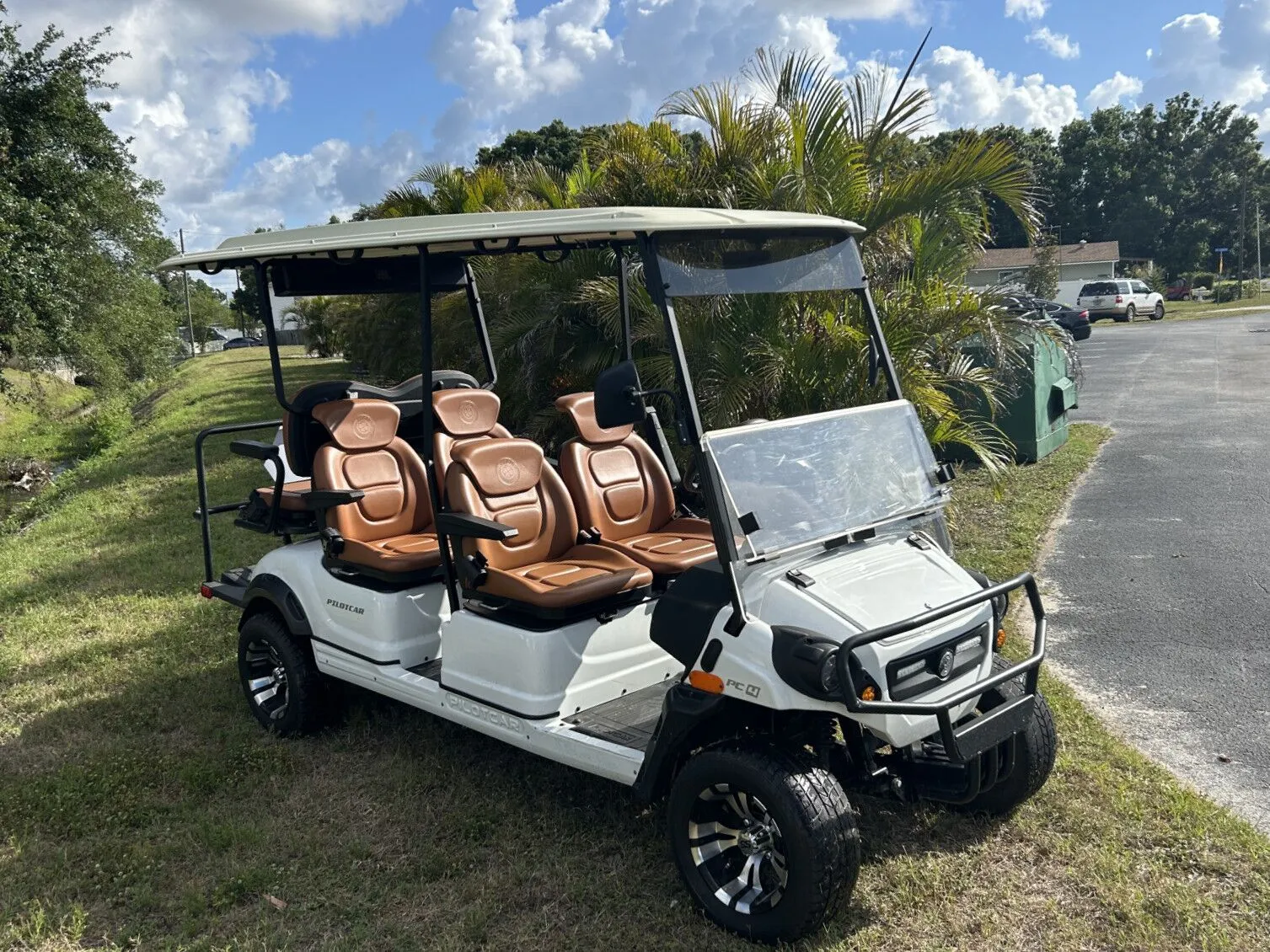 PilotCar Model PC 6P White - Image 1